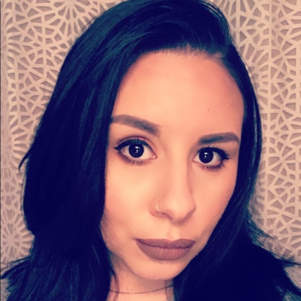 Meet your Posher, Nicole
